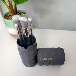 Makeup, brush, larceny, 5 piece